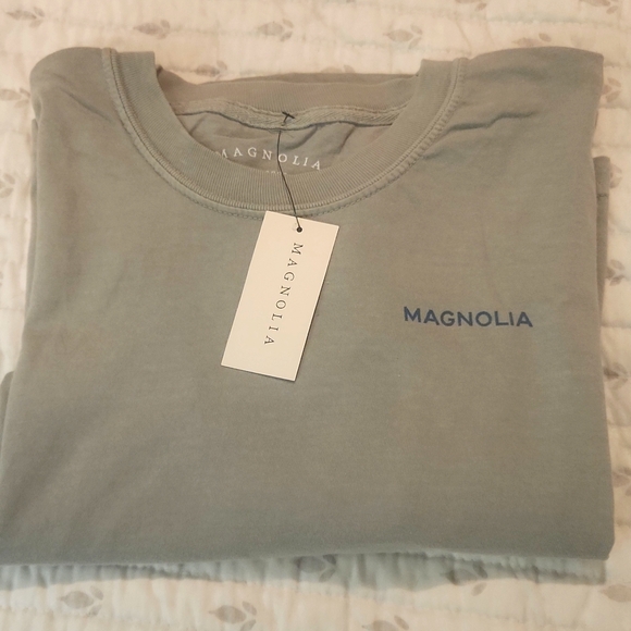 New Magnolia tee shirt from Joanna Gaines Cafe and bakery in Waco TX. - Picture 6 of 9